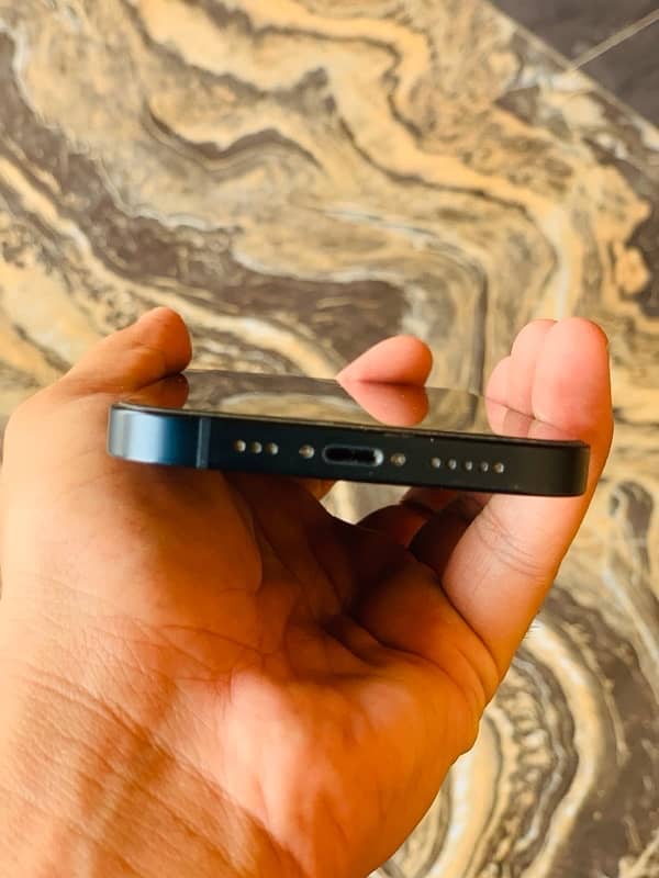 iPhone 13 lush condition 7