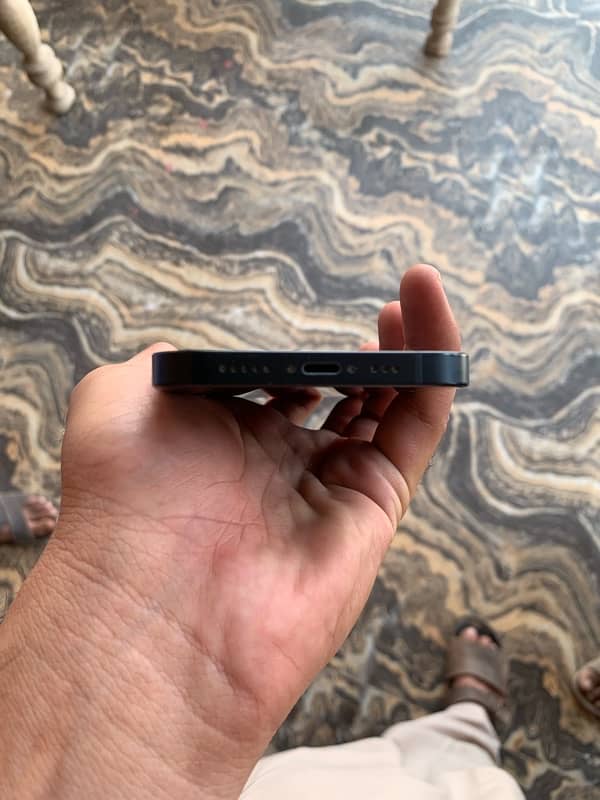iPhone 13 lush condition 9