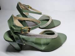 WOMEN'S