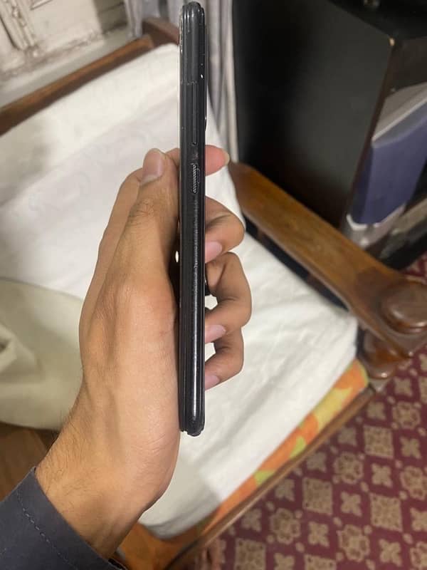 INFINIX SMART 3 halka se screen tuti hai baki tamper hai 2/32 all ok 0