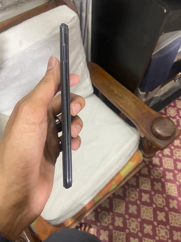 INFINIX SMART 3 halka se screen tuti hai baki tamper hai 2/32 all ok 3