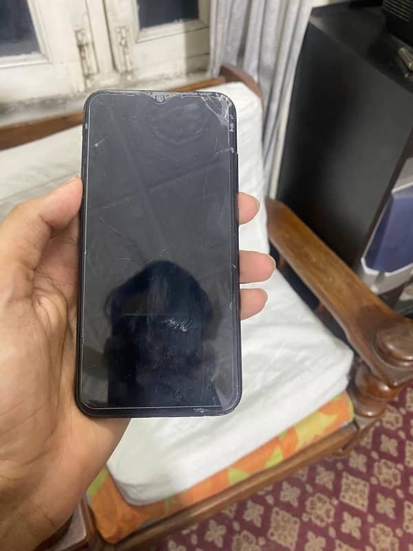 INFINIX SMART 3 halka se screen tuti hai baki tamper hai 2/32 all ok 4