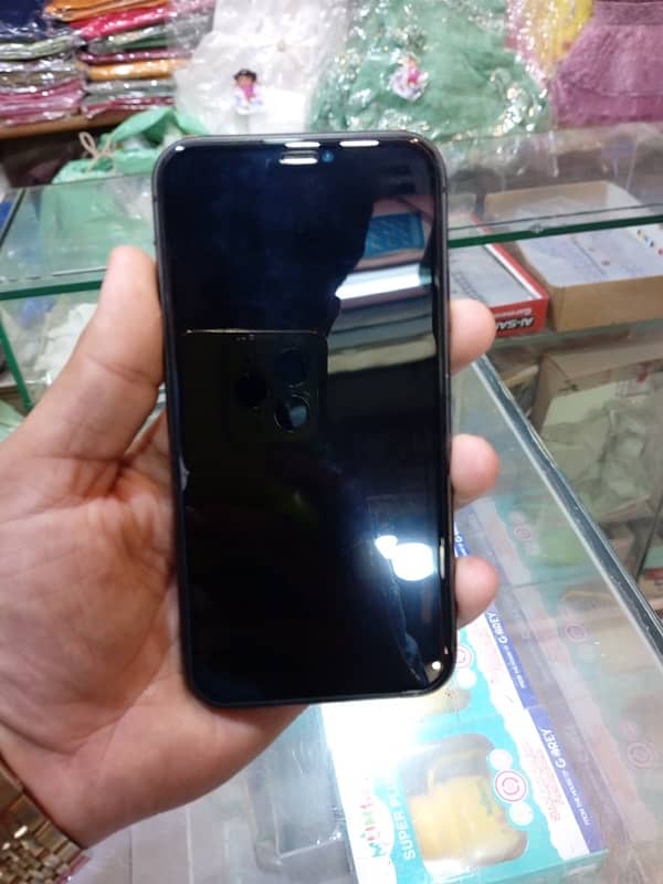 I phone 11  jv with original charger and led 2