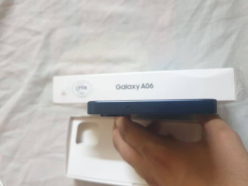 Samsung Galaxy A06 128gb New Condition With Full Box 4