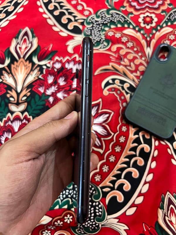 I phone XR Factory unlocked for sale 7