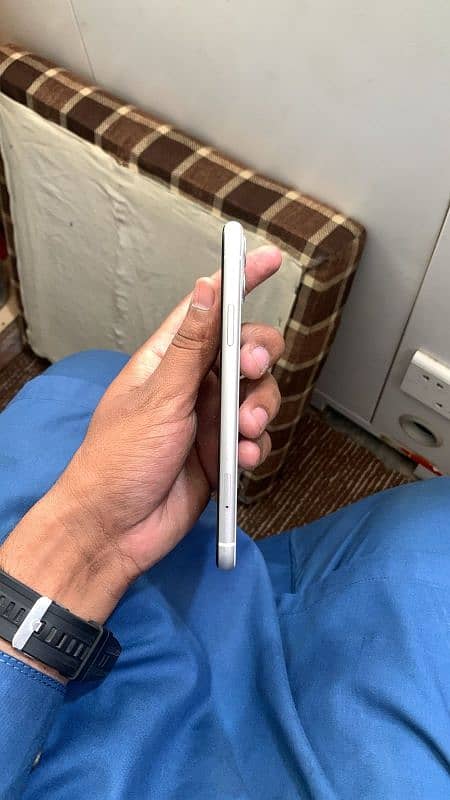 iphone 11 PTA prove 128gb 1