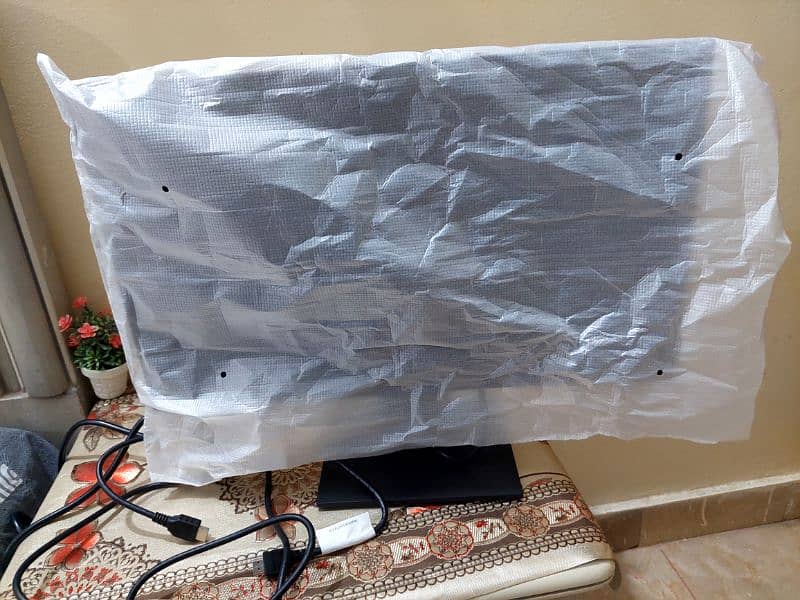 Dell Monitor R. s 25000/= 10 by 10 condition VGA Port HDMI Port 3