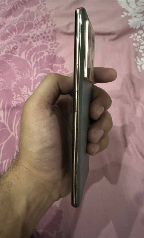 Infinix note 40 pro for sale in excellent condition 5