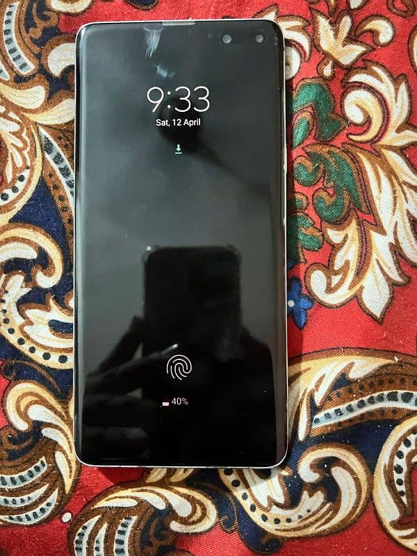 Samsung s10 plus 5 g  storage 8 /256 1