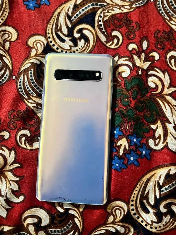 Samsung s10 plus 5 g  storage 8 /256 0