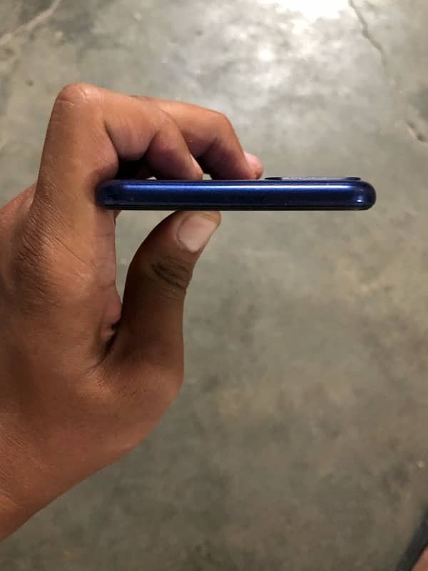 Huawei Out class mobile 4