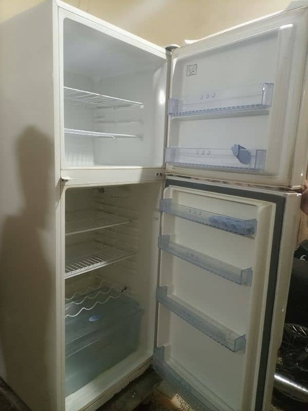 Dawlance full size fridge original condition in lalukhet 03112332537 5