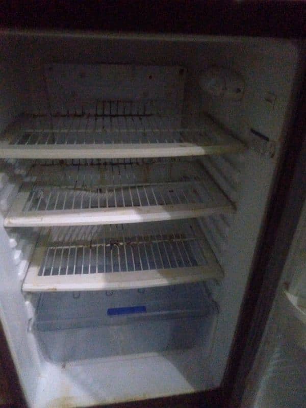 slightly used Good performance fridge 4