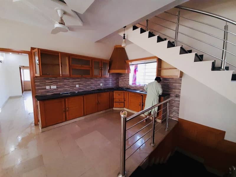 1 Kanal Beautiful 5Bed Double Unit House Available For Sale Ideal Location E-11 9