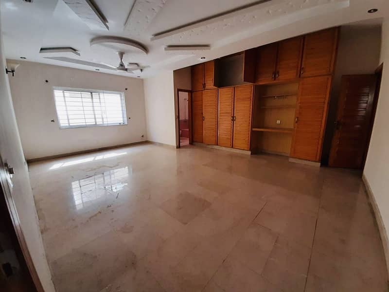 1 Kanal Beautiful 5Bed Double Unit House Available For Sale Ideal Location E-11 11