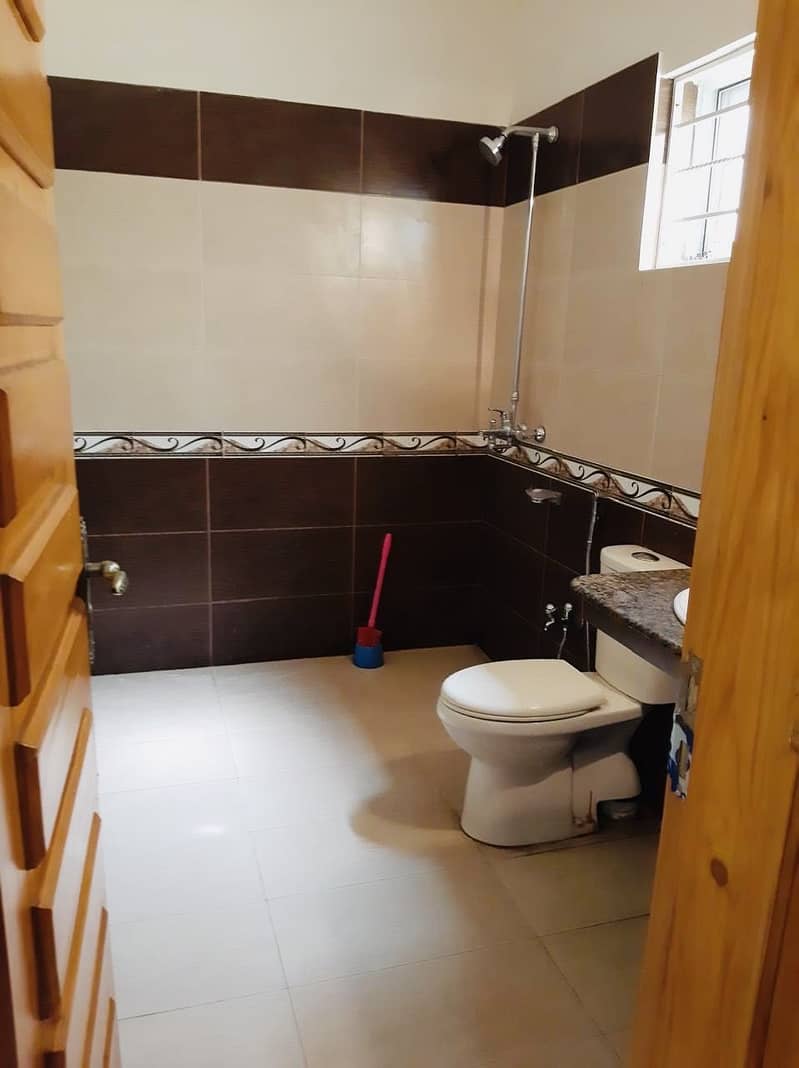 1 Kanal Beautiful 5Bed Double Unit House Available For Sale Ideal Location E-11 12