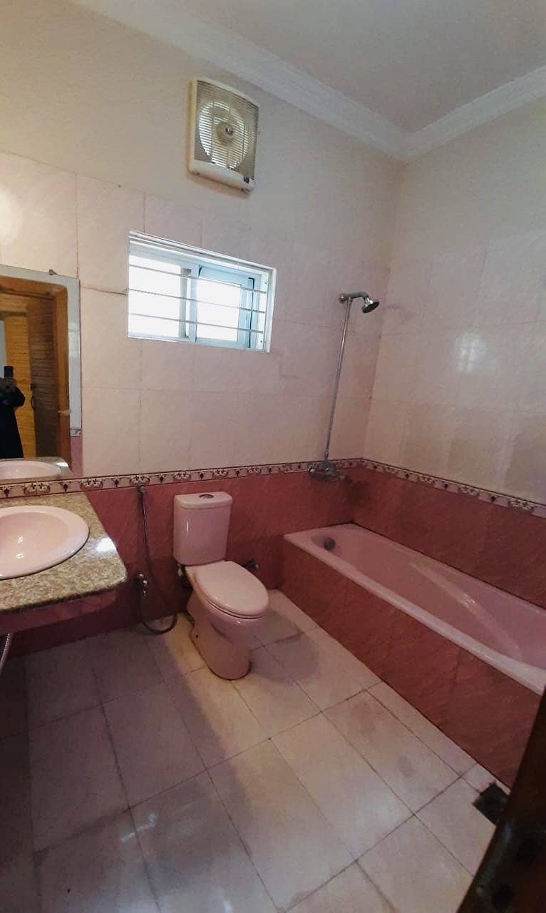 1 Kanal Beautiful 5Bed Double Unit House Available For Sale Ideal Location E-11 14