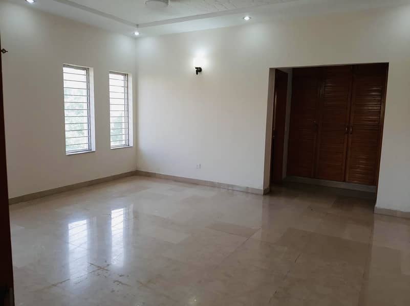 1 Kanal Beautiful 5Bed Double Unit House Available For Sale Ideal Location E-11 17