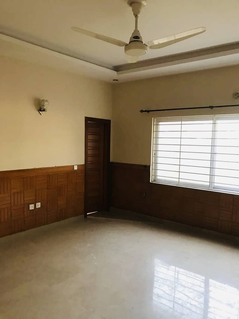 1 Kanal Beautiful 5Bed Double Unit House Available For Sale Ideal Location E-11 18