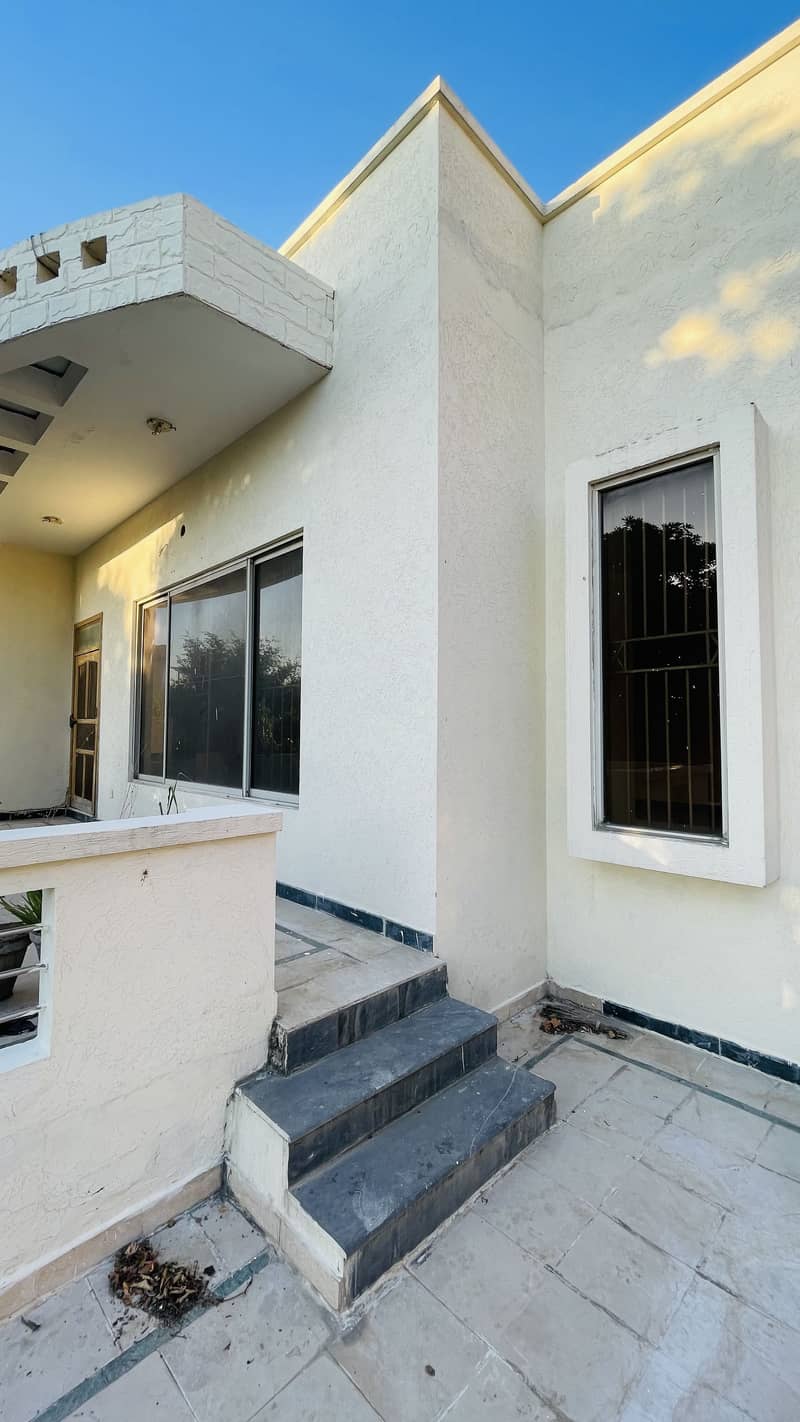 500Sq-Yard Beautiful 3Bed Separate Gate Upper Portion Available For Rent 17