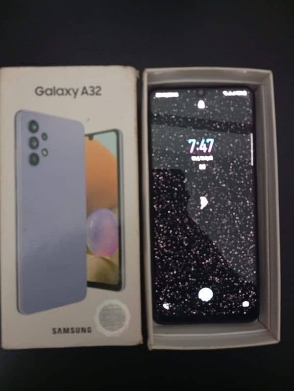 Samsung a32, with box, 10/10 1