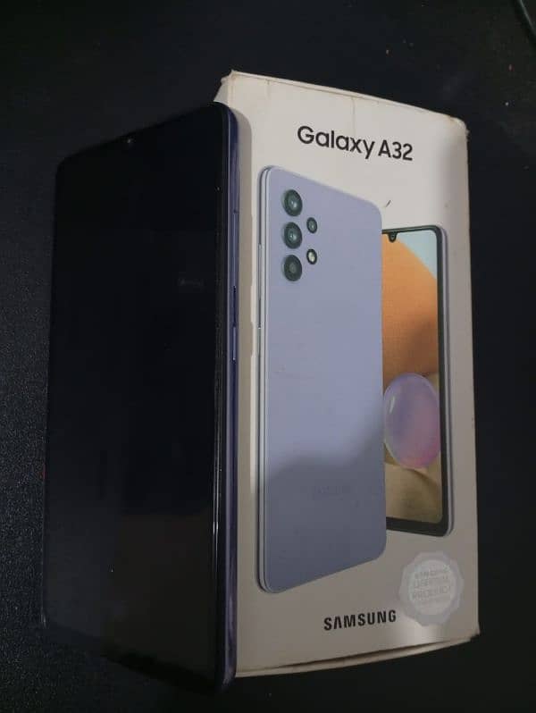 Samsung a32, with box, 10/10 2