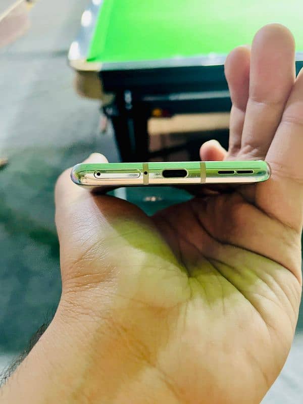 One plus 8 (dual Sim) 2