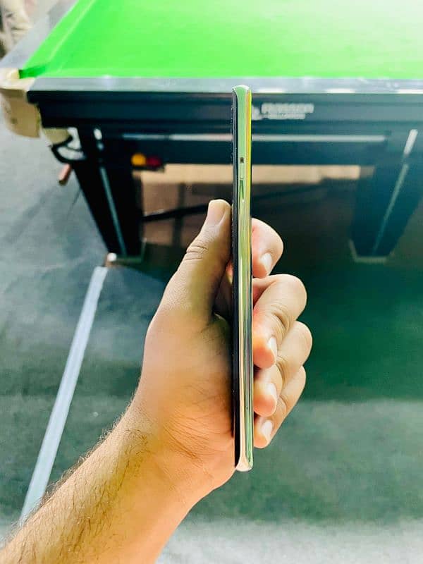 One plus 8 (dual Sim) 3