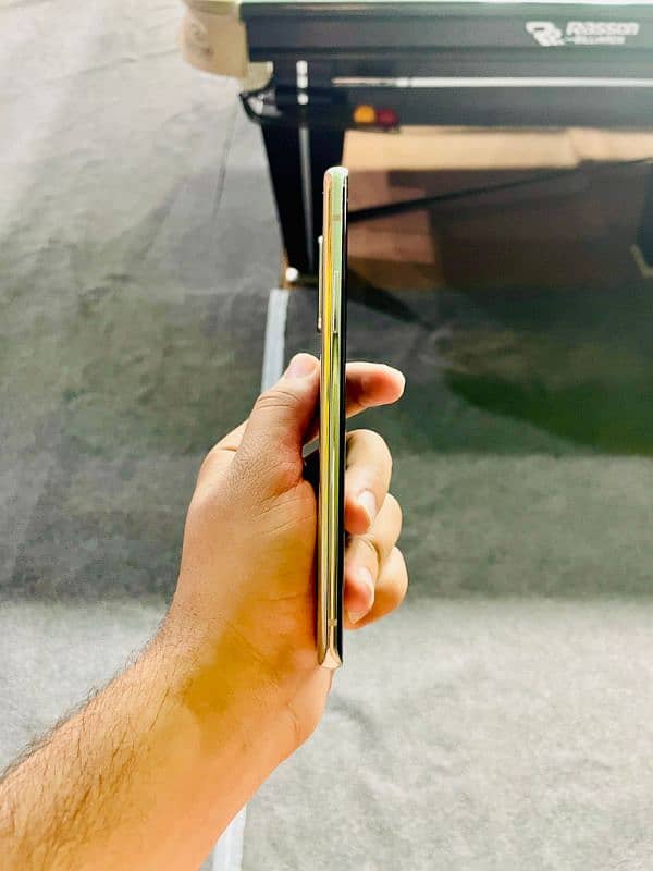 One plus 8 (dual Sim) 4