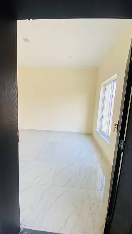 5 Marla Flat Available for Rent on 1st Floor 6