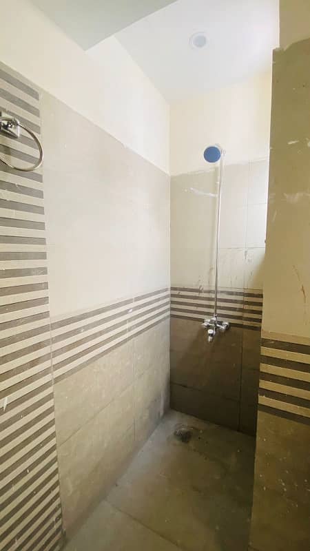 5 Marla Flat Available for Rent on 1st Floor 14