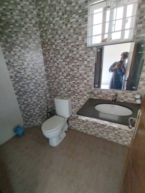 Lower Portion Locked And Upper Portion Available For Rent 2