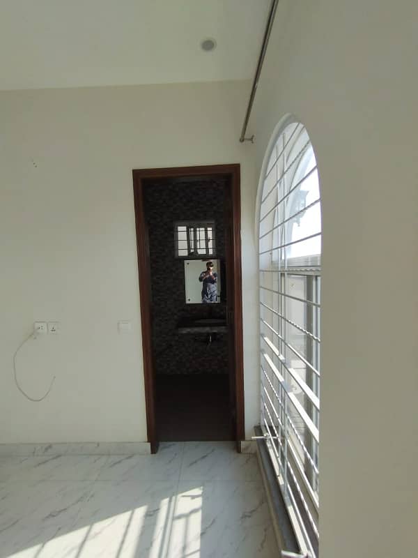 Lower Portion Locked And Upper Portion Available For Rent 3