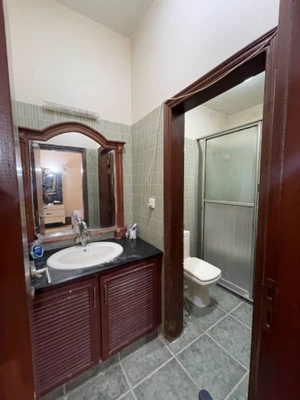 400sqyrd House for sale in Gulistan e Johar block 3A 13