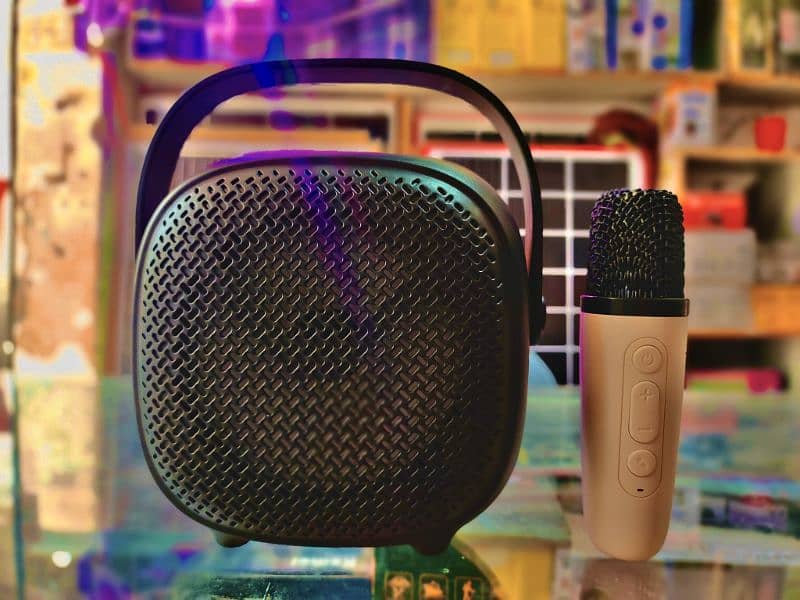 speaker with rechargeable mic 0