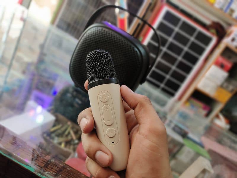 speaker with rechargeable mic 2