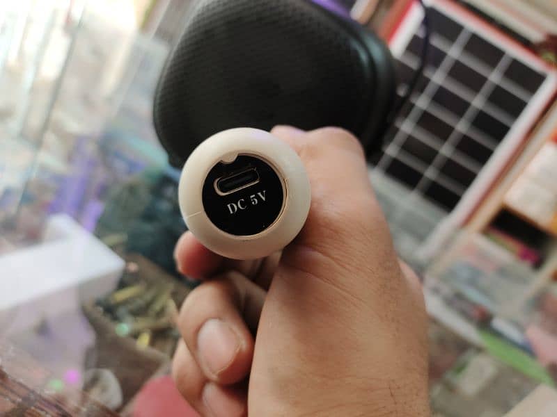 speaker with rechargeable mic 4