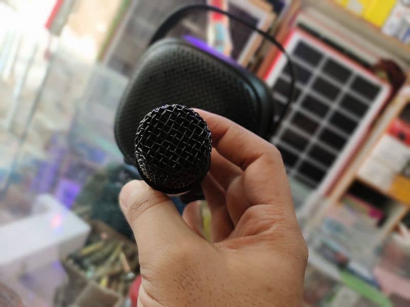 speaker with rechargeable mic 5