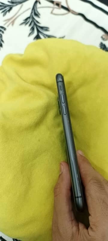 Iphone 11 good condition 3