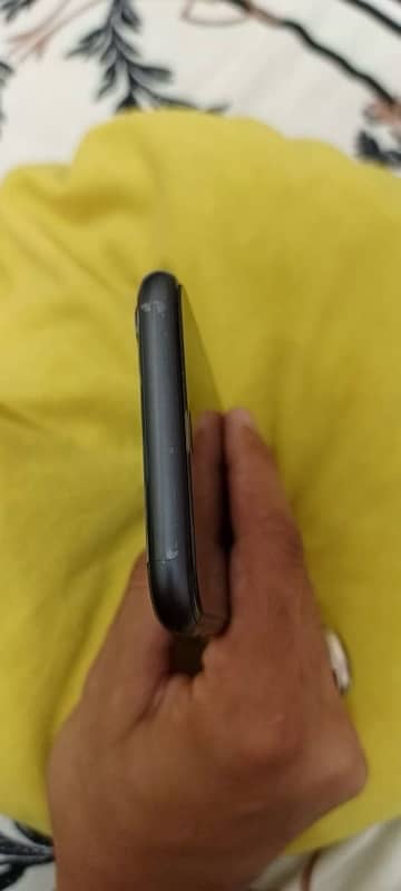 Iphone 11 good condition 4