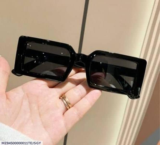 Stylish and transparent UV eyeglasses suitable for both Men and women 1