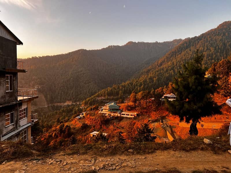 Hamlet Inn- ApartmentS on Installment in BARIAN GALYAT 4