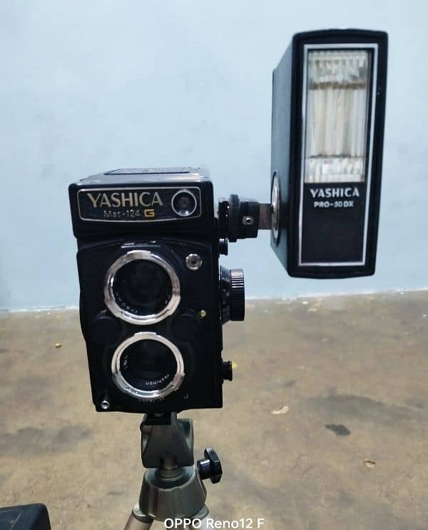 yashica 124 antique camera bilkul new 10/10 condition 2