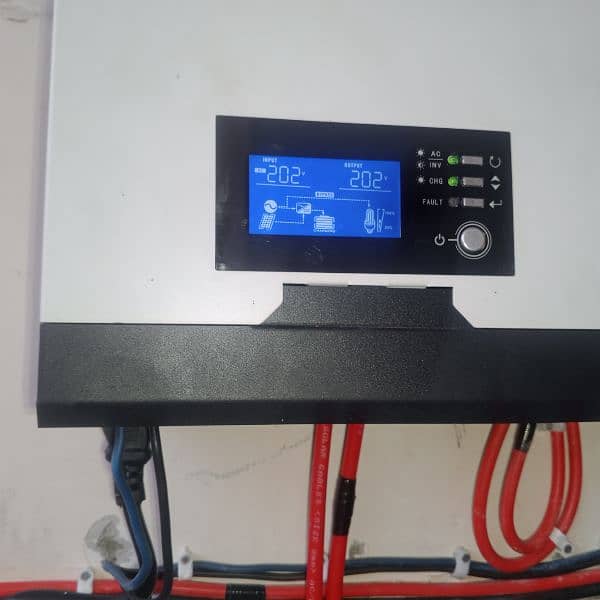 Hkt 1 kw hybrid inverter almost new only 1 week use 0