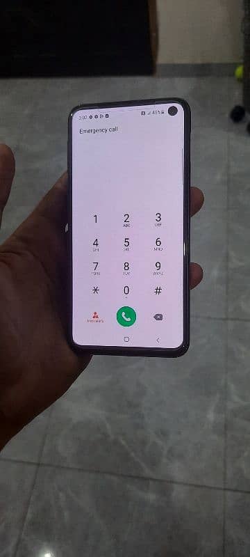 Samsung Galaxy S10e in good condition no dot / shade 6gb 128gb Non Pta 3