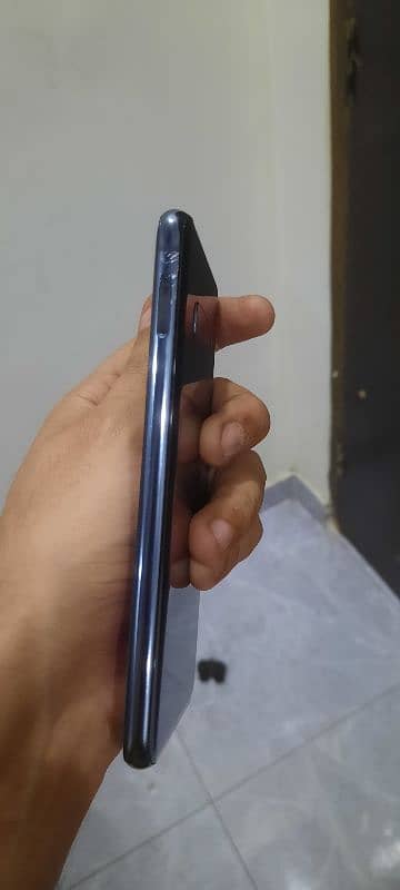 Samsung Galaxy S10e in good condition no dot / shade 6gb 128gb Non Pta 7