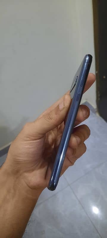 Samsung Galaxy S10e in good condition no dot / shade 6gb 128gb Non Pta 9