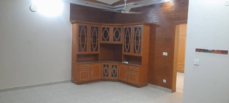10 Marla Corner With Separate Gate House 0