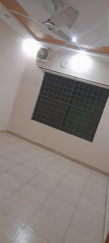 10 Marla Corner With Separate Gate House 8