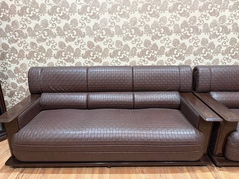 drawing room sofas and table 0